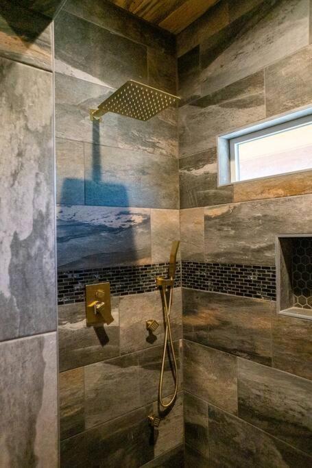 The Big Tex Luxury Cabin Is Epic Broken Bow Exterior foto